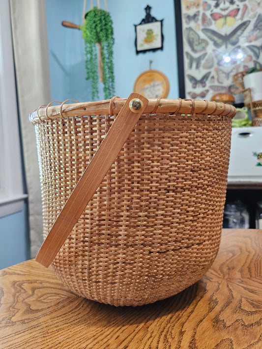 Round Nantucket Swing Basket
