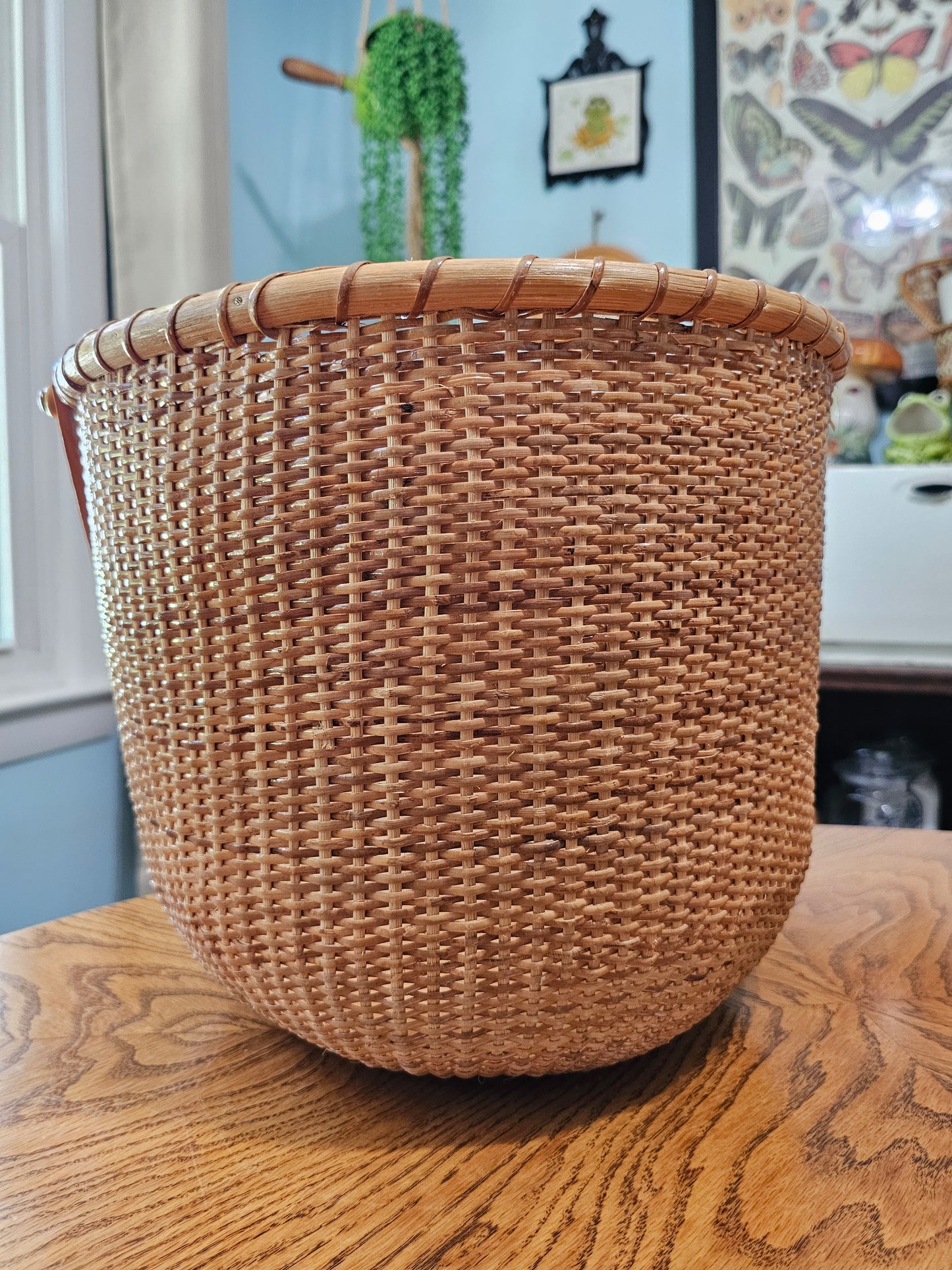 Round Nantucket Swing Basket