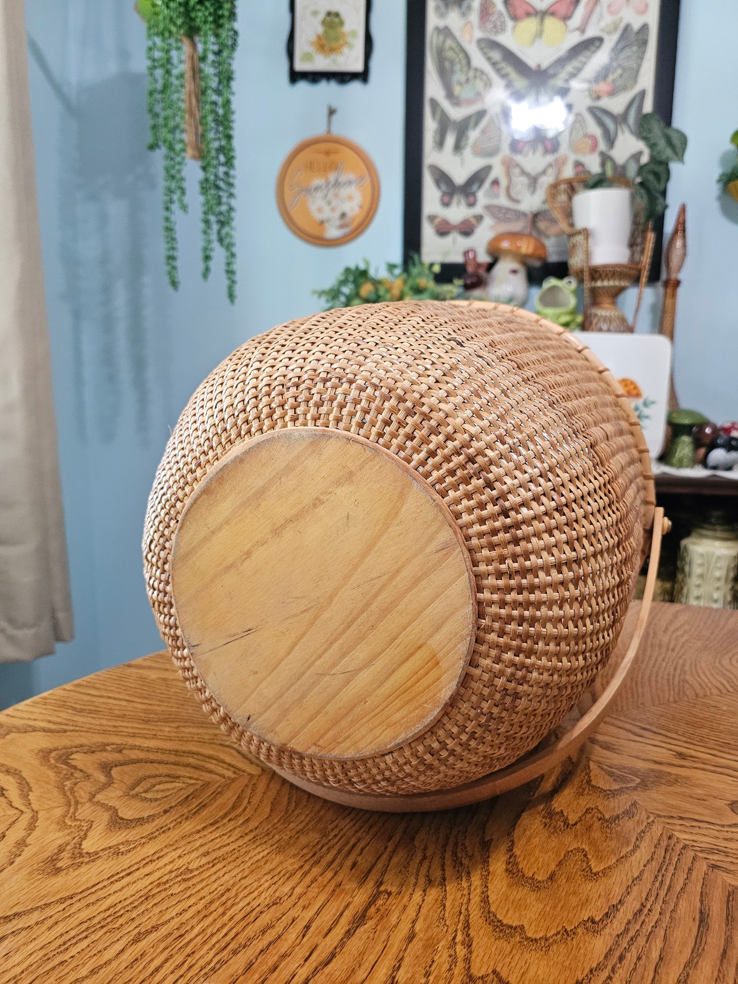 Round Nantucket Swing Basket