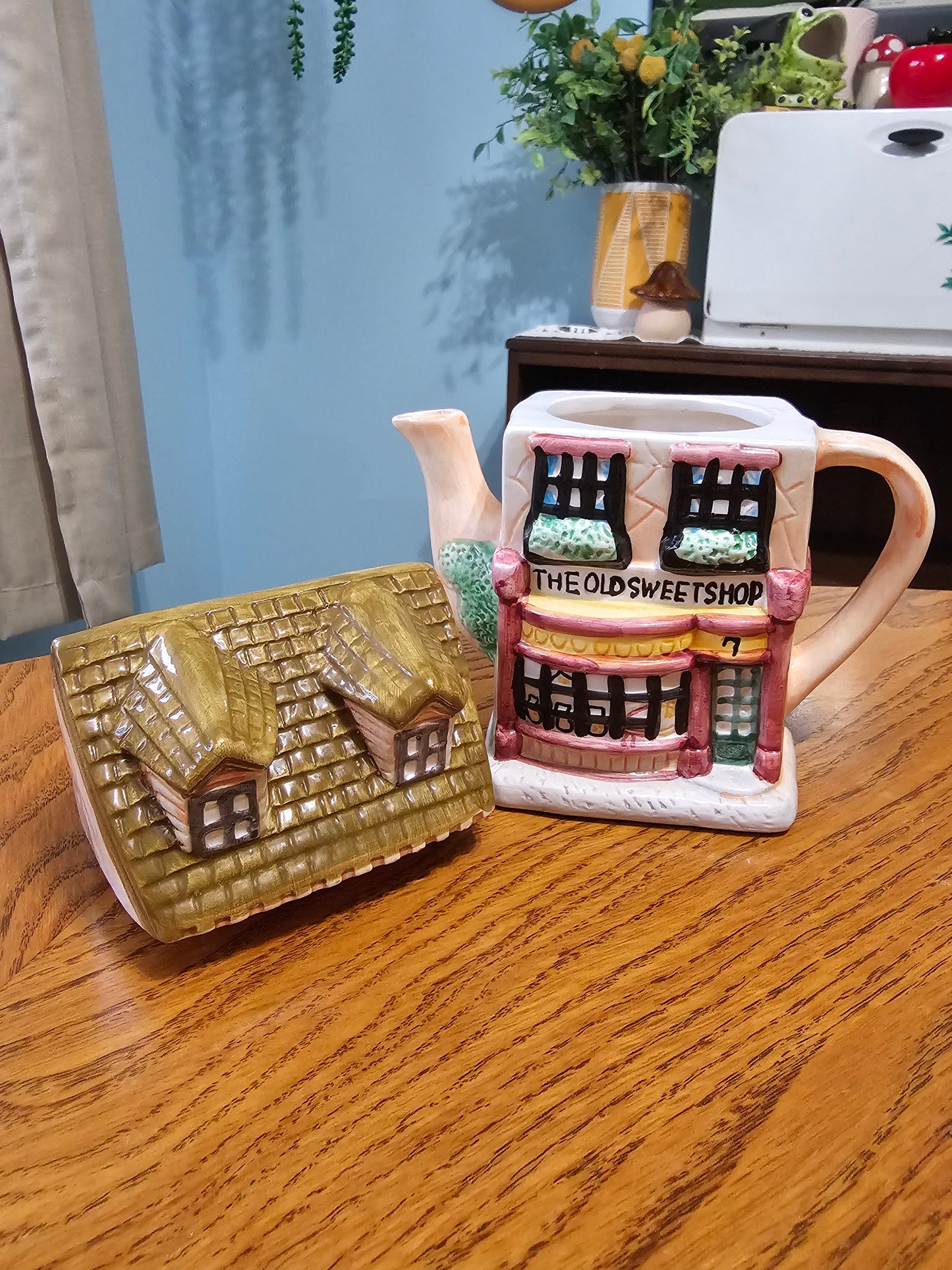 Old Sweet Shop Teapot