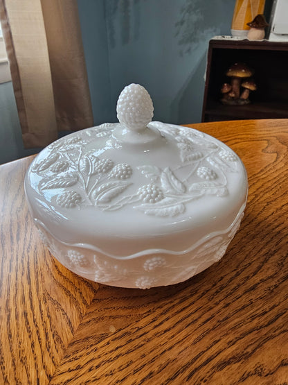 Berry Vine Covered Dish