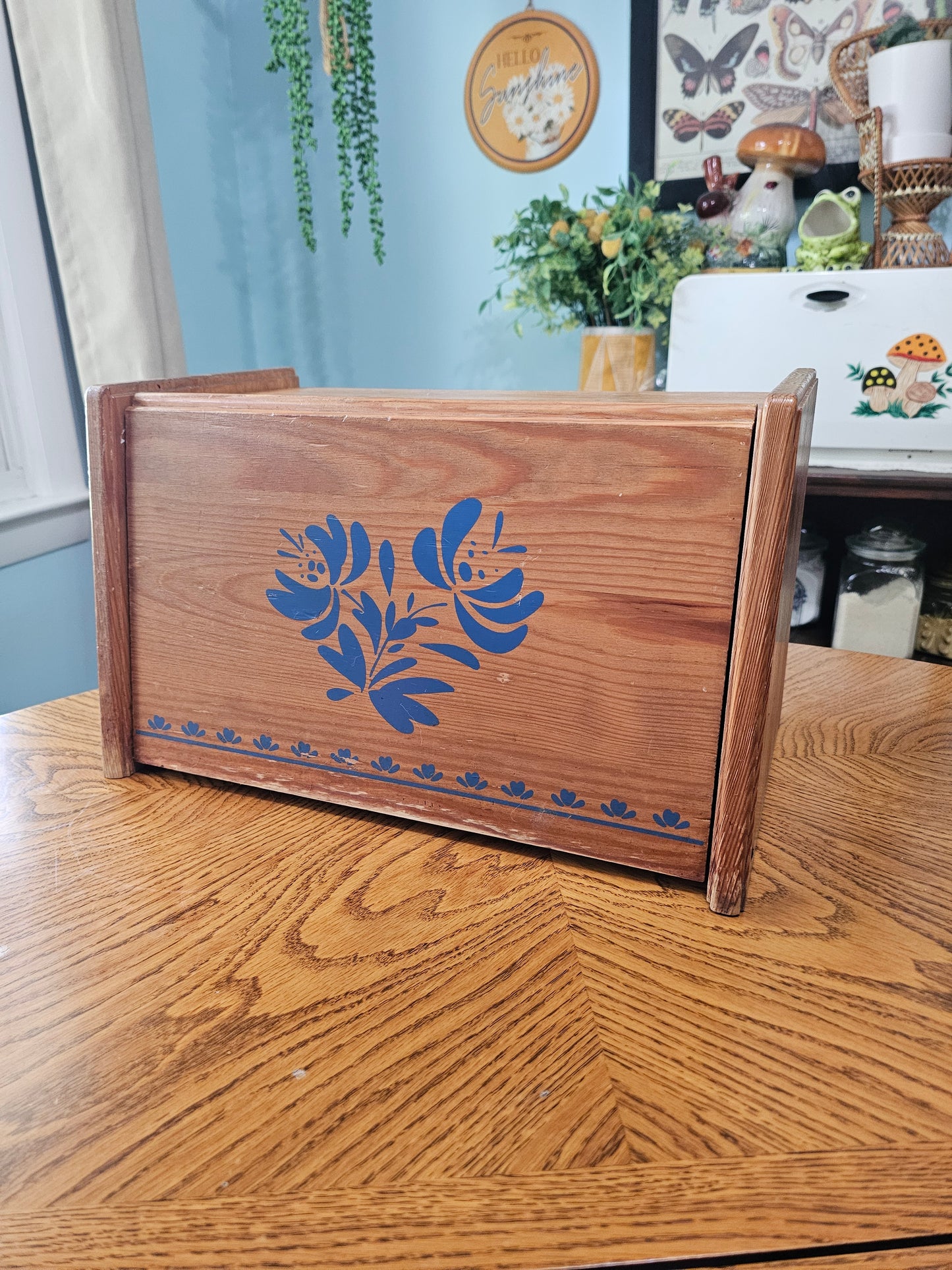 Pfaltzgraff Bread Box
