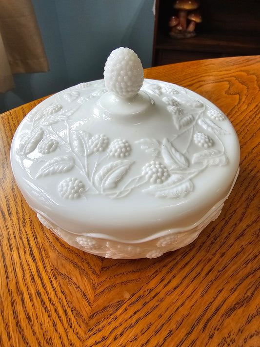 Berry Vine Covered Dish