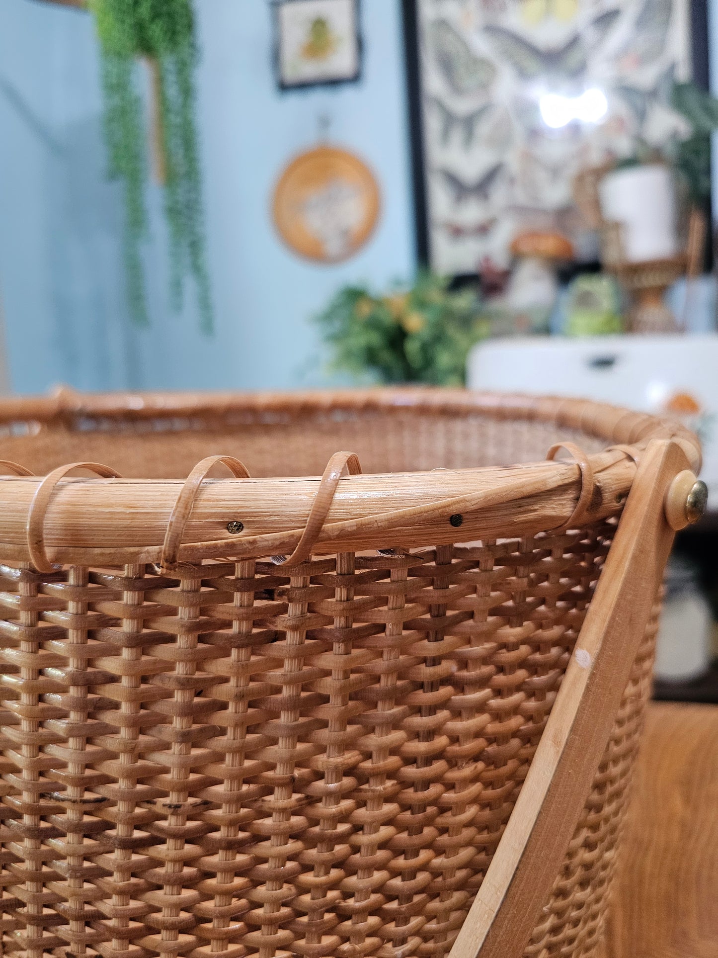 Round Nantucket Swing Basket