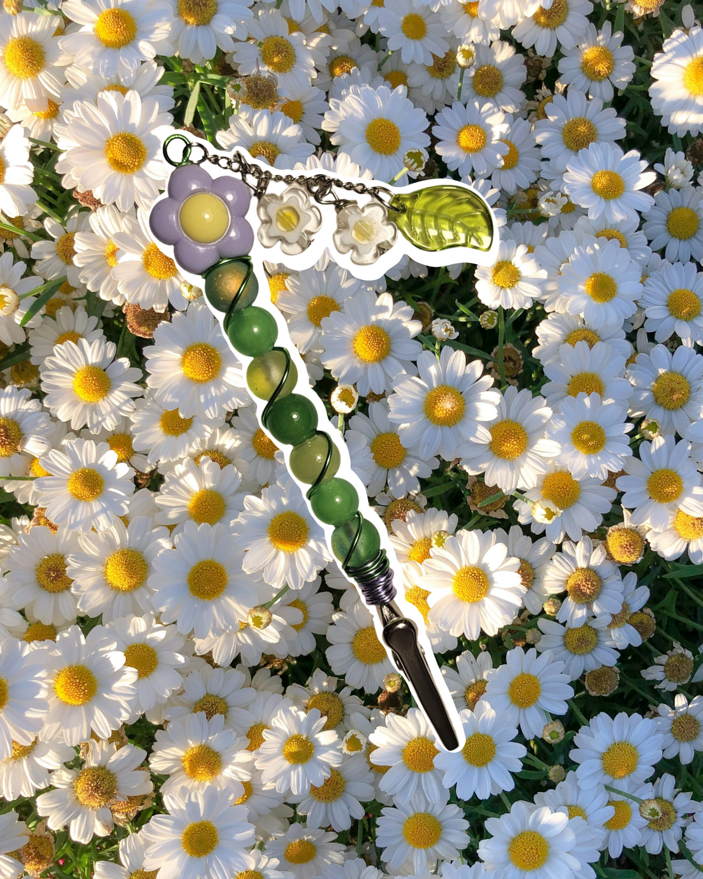 Glow Daisy Clips