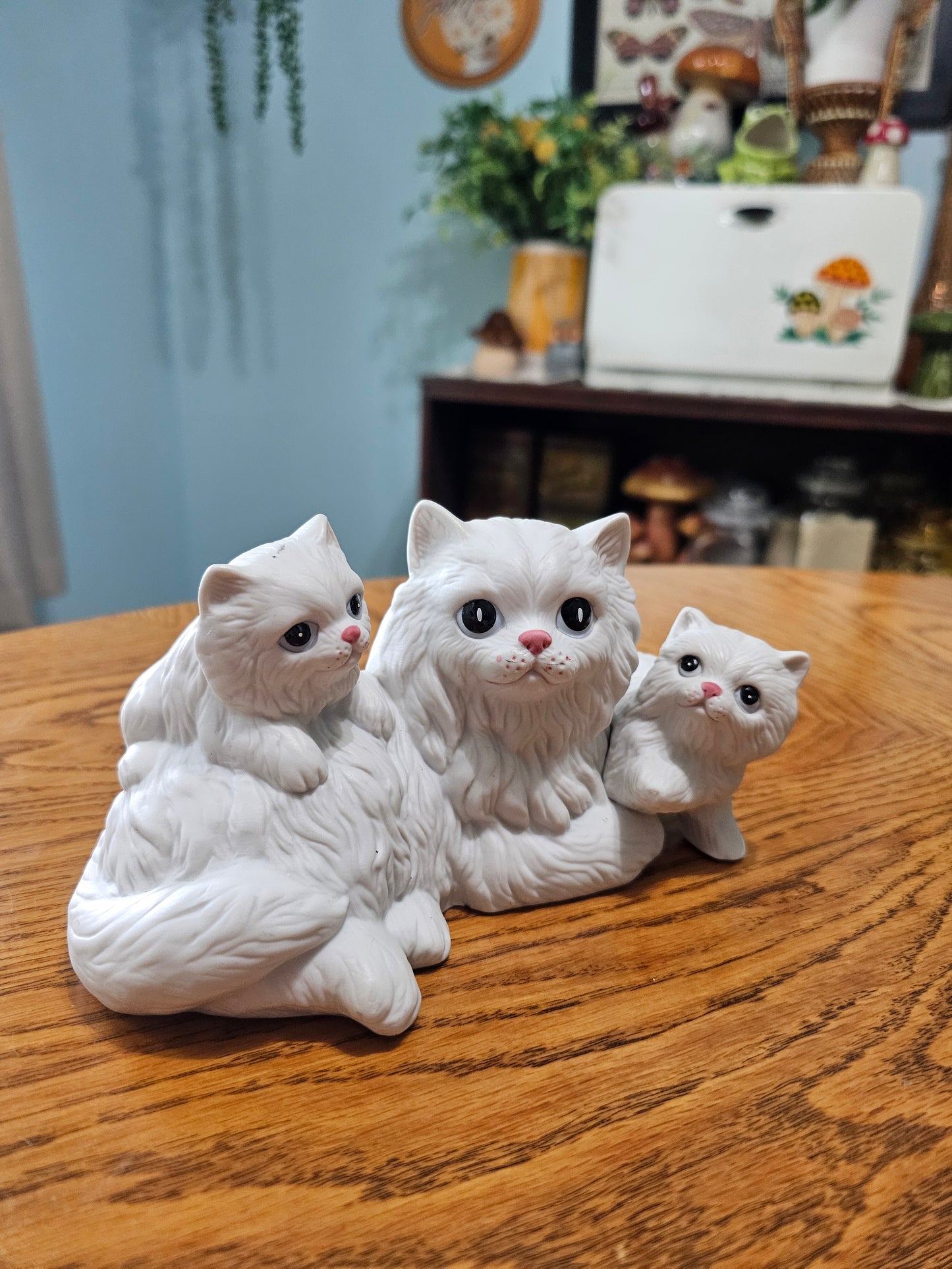 Cat Mom & Kittens