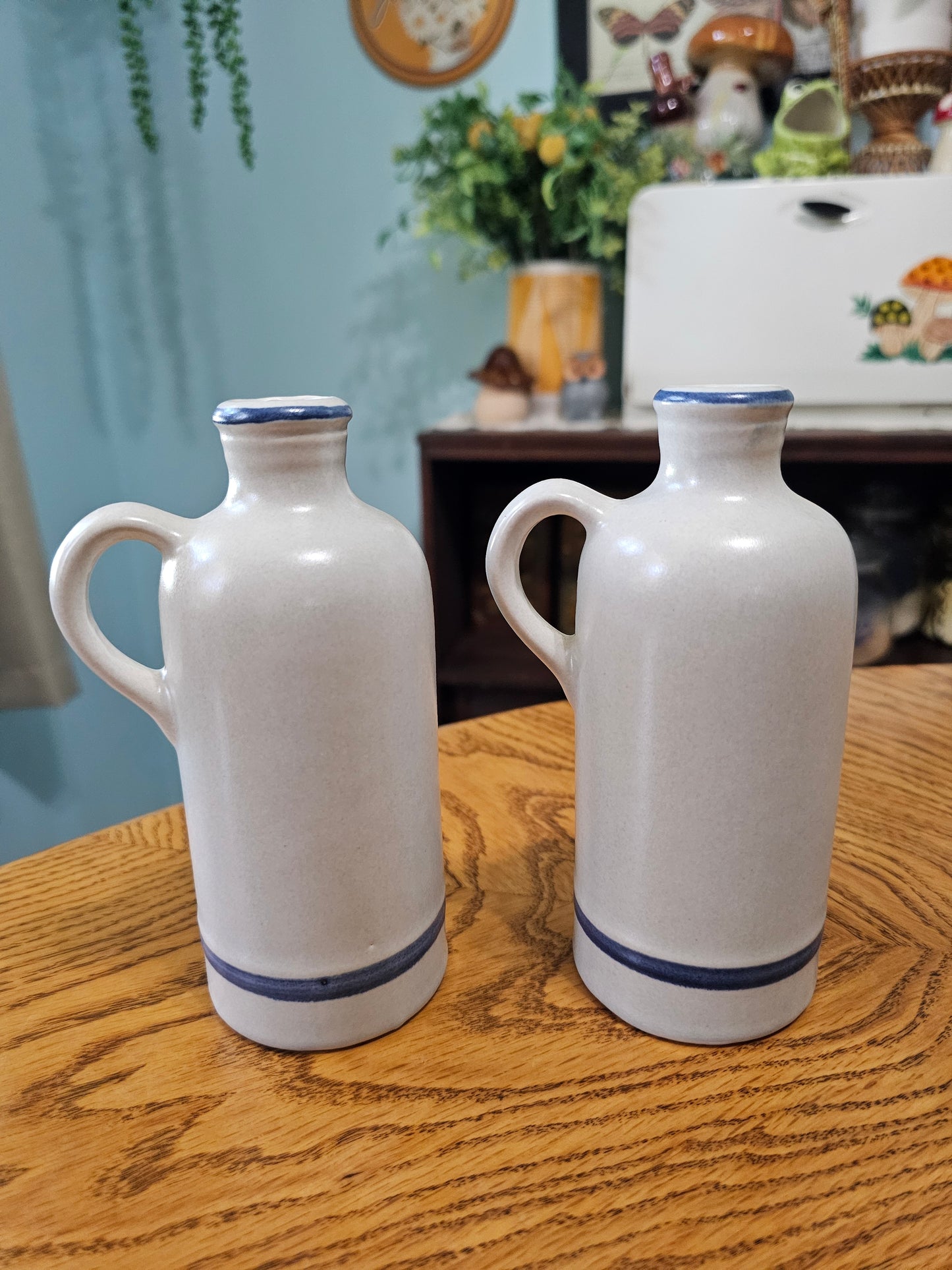 Yorktowne Oil & Vinegar Cruets