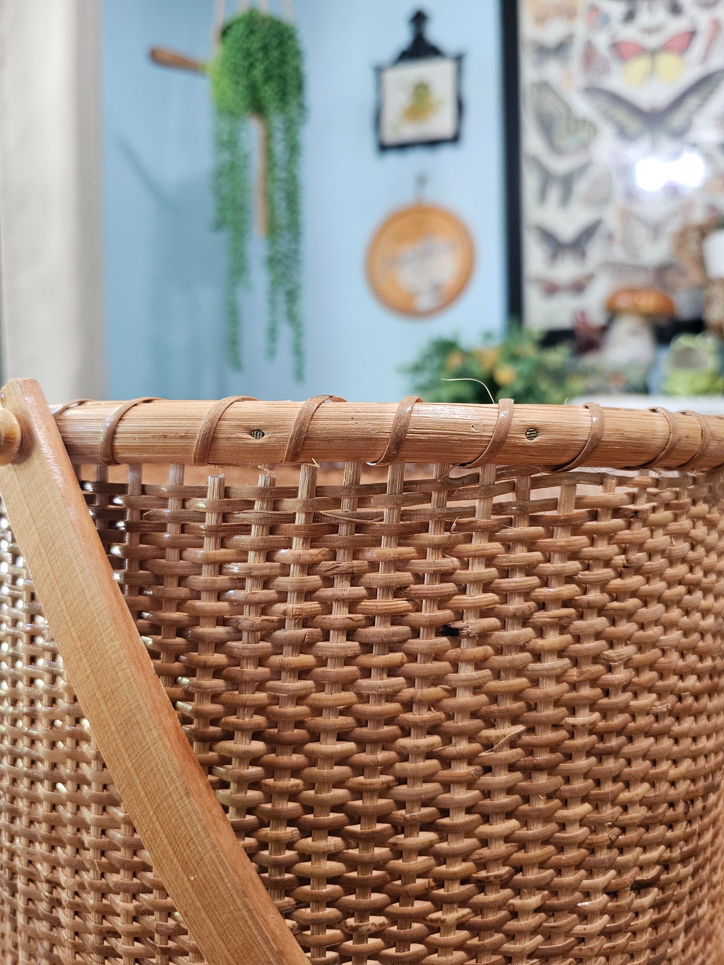 Round Nantucket Swing Basket